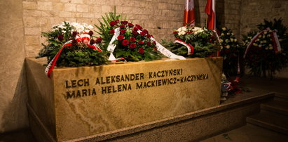 Sarkofag Kaczyńskich zniknął z Wawelu