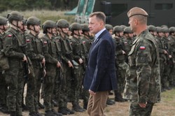 Błaszczak nagrodził polskich żołnierzy. "Od kilku dni ewakuują Polaków z Izraela"