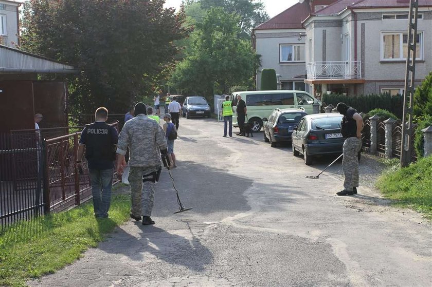 Emeryt chciał powystrzelać sąsiadów