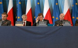 Cichy kokpit, obecność gen. Błasika w kabinie. "Sieci" o kulisach tworzenia raportu komisji Millera