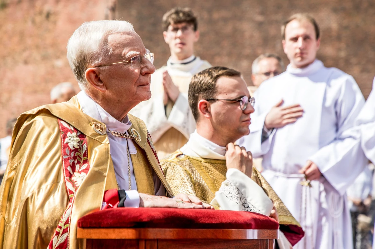  Rewolucja w Krakowie. Abp Jędraszewski składa rezygnację