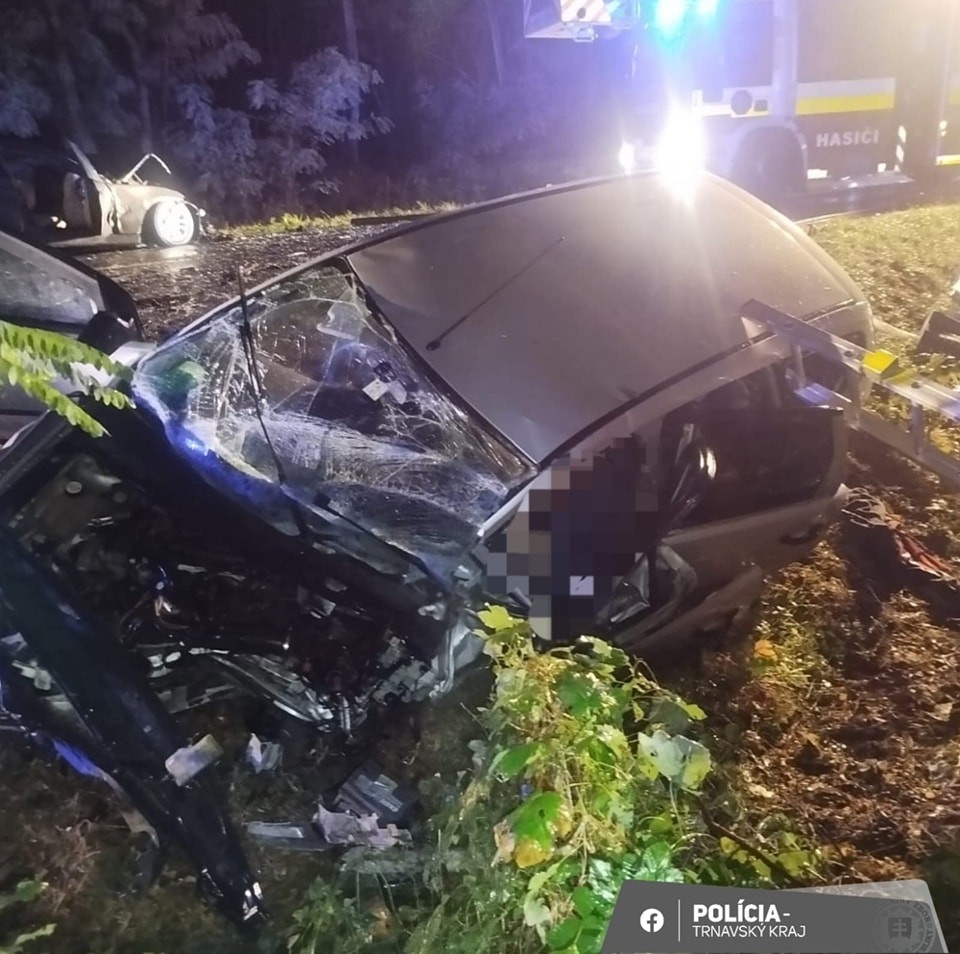 Dopravná nehoda troch áut v okrese Senica si vyžiadala jednu obeť.