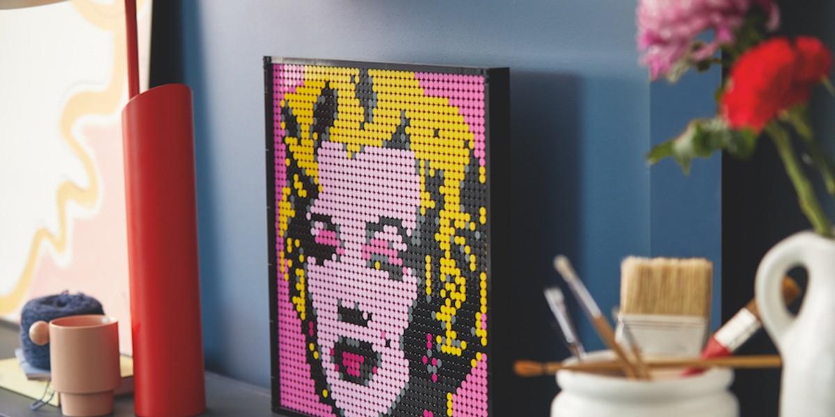 Lego Art to dwuwymiarowe zestawy, wykorzystujące podstawę i niewielkie płytki. 