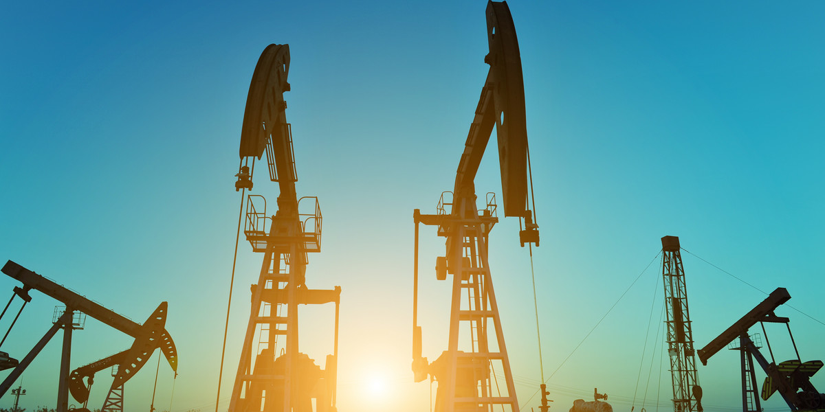 Wzrostowi cen ropy sprzyjają informacje o spadku zapasów surowca w USA