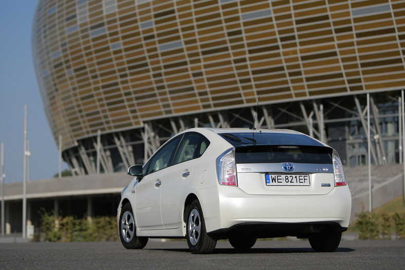 Test Toyoty Prius: hybryda na prąd z gniazdka