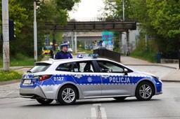od piątku więcej policji na drogach w związku z wyjazdami świątecznymi