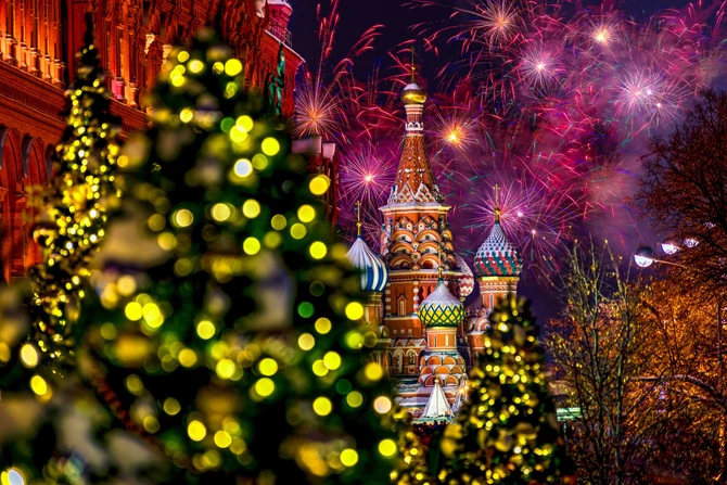 U Rusiji je običaj da se za najluđu noć pije šampanjac sa pepelom