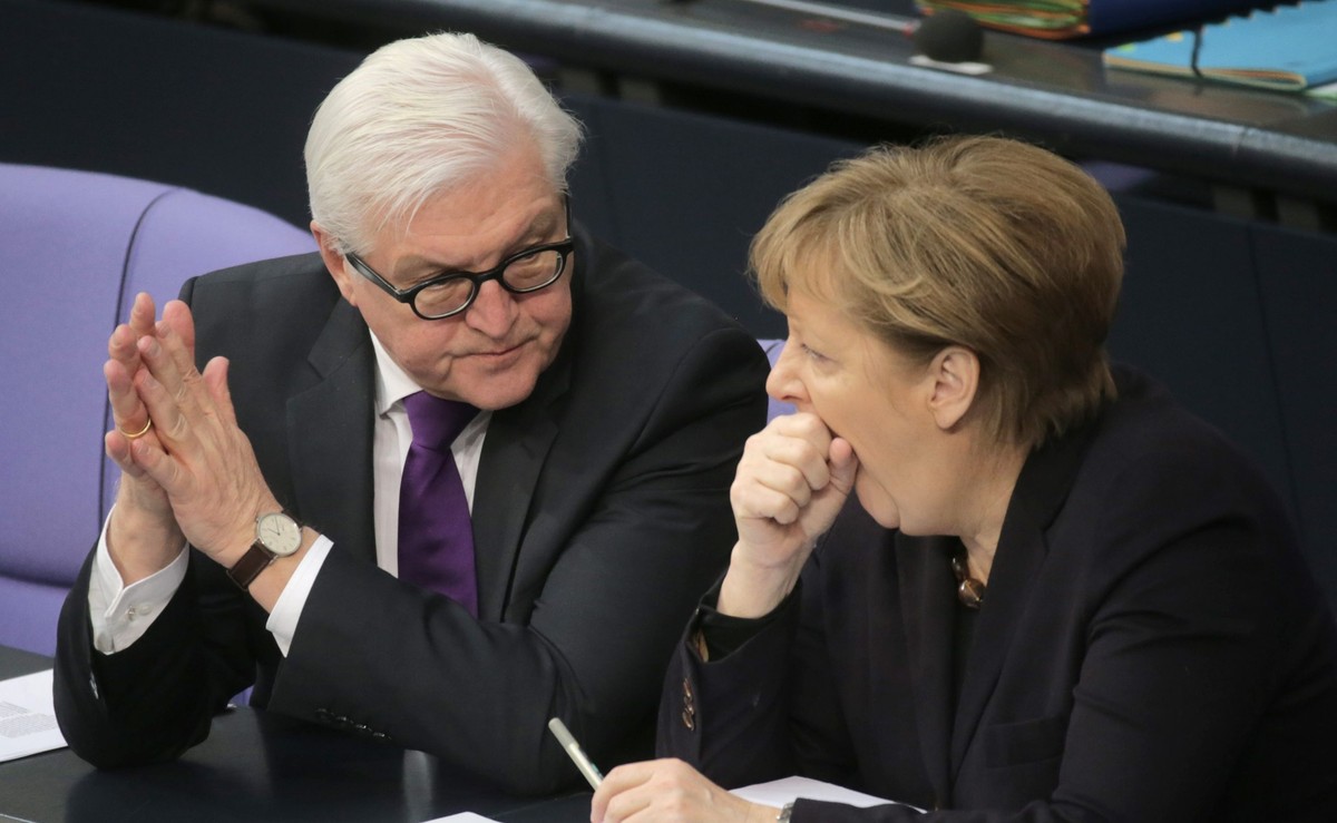 Frank-Walter Steinmeier i Angela Merkel