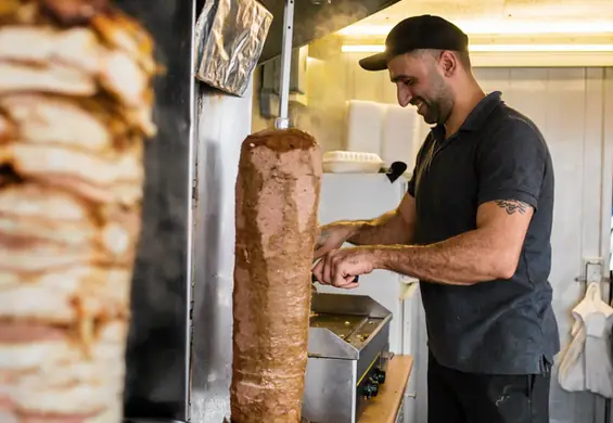 Tego uchodźcę Polska przyjęła i pokochała! Podpowiadamy, gdzie dzisiaj zjeść kebab