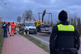 Jechał roadsterem jak z lat 50. Nie miał szans w zderzeniu z autem dostawczym