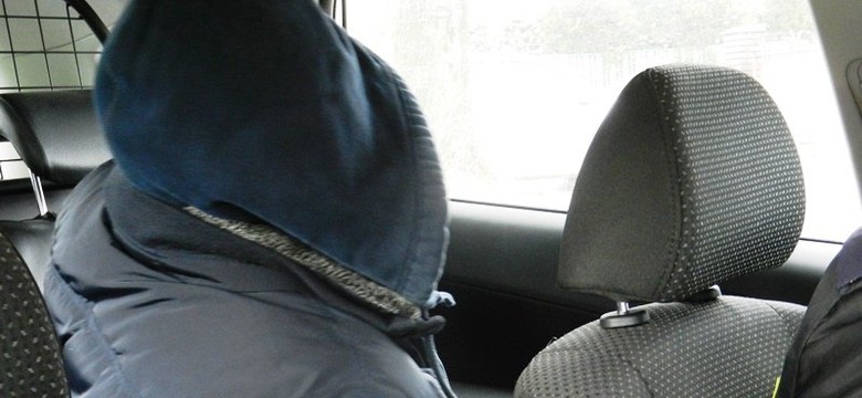 Kierowca z BMW M3, który szalał w Warszawie wcześniej uciekał policji i rozbił mercedesa. ZDJĘCIA i WIDEO [AKTUALIZACJA]