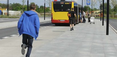 I jak tu trafić z terminalu do autobusu?!