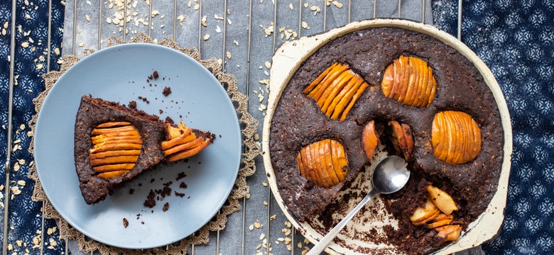 Brownie z jabłkami. Szybki przepis na weekendowe ciasto