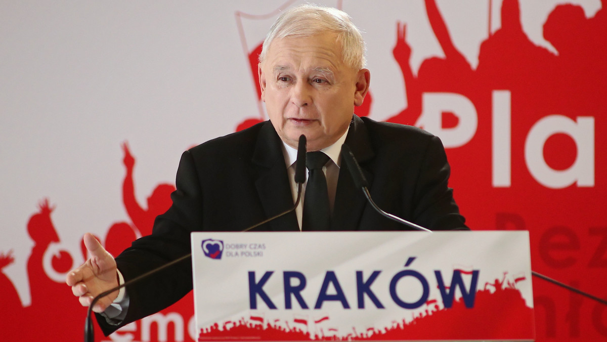 W 2015 r. władzę przejęła ekipa niezwiązana ani z komunizmem, ani z postkomunizmem - powiedział podczas konwencji PiS w Krakowie prezes tej partii Jarosław Kaczyński. Dodał, że ekipa ta "była i jest ciągle przedmiotem potężnego ataku".