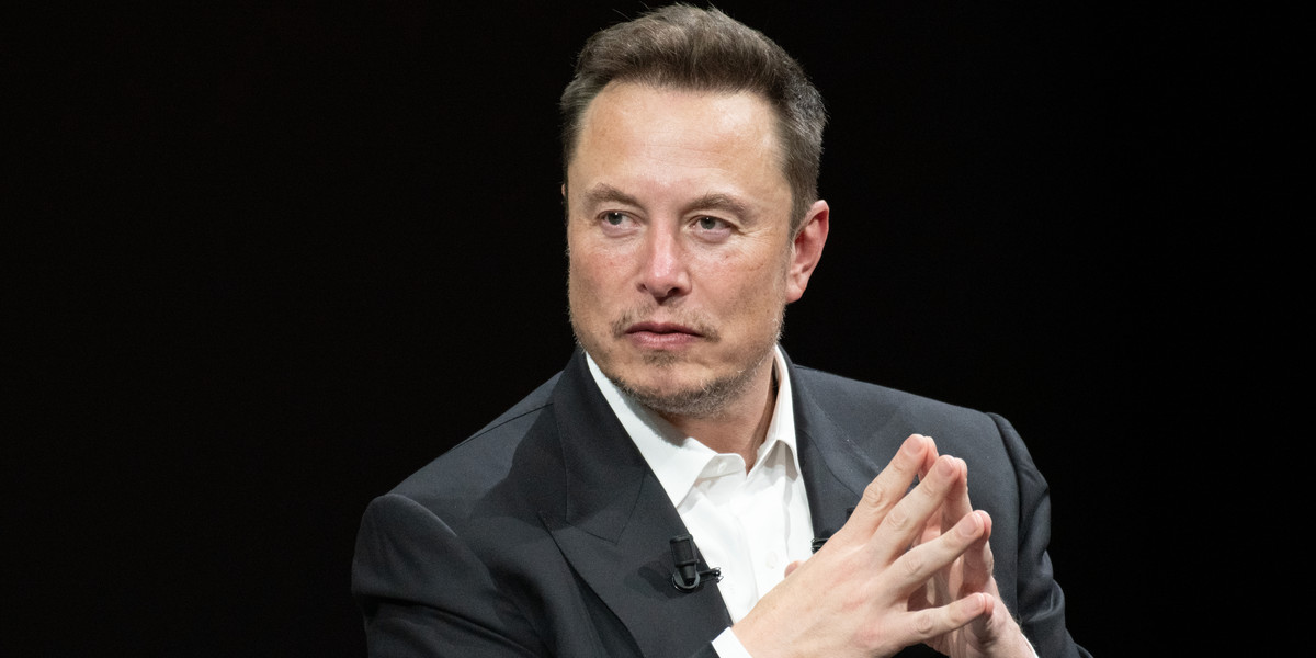 Elon Musk zapowiedział reklamodawcom i pracownikom Twittera, że czasami będzie publikował rzeczy, które "będą głupie", jak wynika z jego wspomnień. 