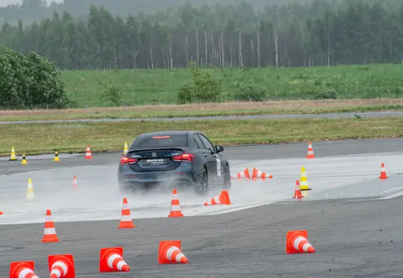 Potrafisz jeździć samochodem? Też tak myślałem. Odwiedziłem AMG Experience Training