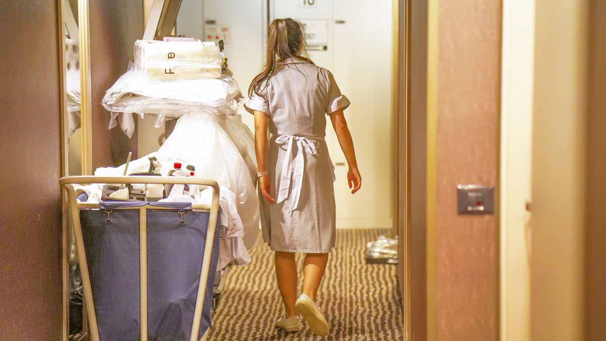 Kamila przez pięć lat była pokojówką. Zdradza, jak sprząta się pokoje w hotelu