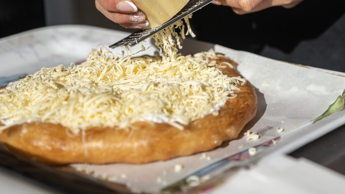 Ezért ilyen méregdrága a lángos a balatoni büfés szerint