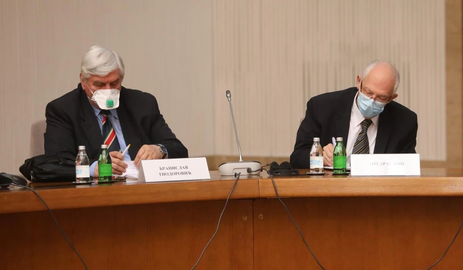 Dr Tiodorović i dr Kon