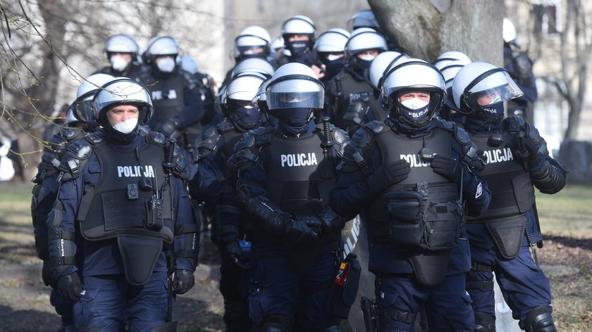 Policjanci nie będą już anonimowi podczas demonstracji? Identyfikatory mają być obowiązkowe