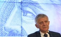 Prezes, który się stopom i taśmom nie kłaniał. Marek Belka odchodzi. "Nie ma nic gorszego niż gadatliwy szef NBP"