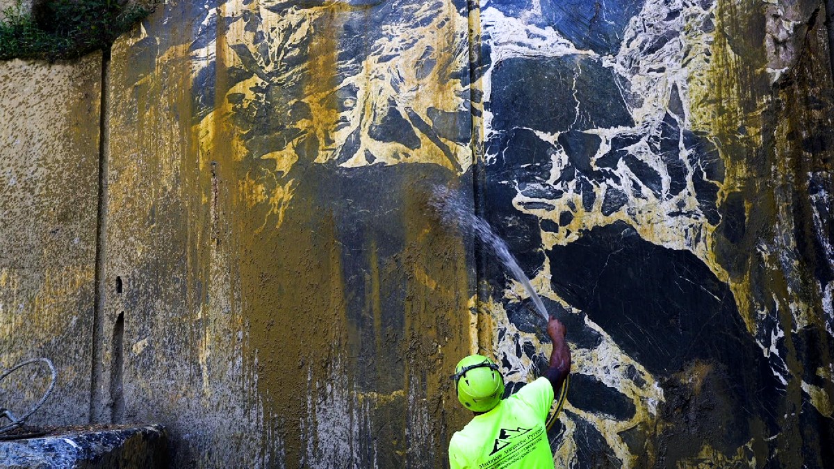 Kajakiem w poszukiwaniu luksusu. Jak odkryto zaginiony Grand Antique?