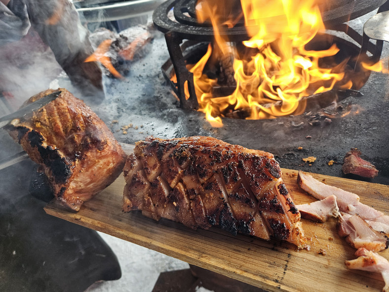 Jedną z atrakcji był grill na świeżym powietrzu na wysokości 3224 m.n.p.m