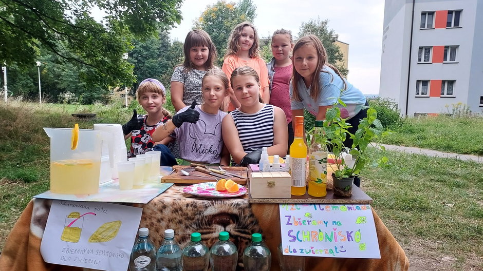 Sprawdziliśmy, jak smakuje lemoniada dziewczynek z Podwala