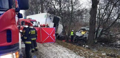 Tragedia pod Warszawą. Zderzyły się cztery auta, zginął człowiek