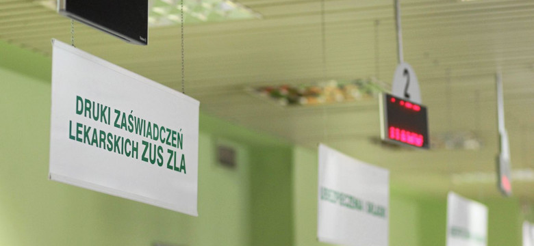 ZUS szuka pracowników. "Oferujemy prywatną opiekę medyczną" [KOMENTARZ]
