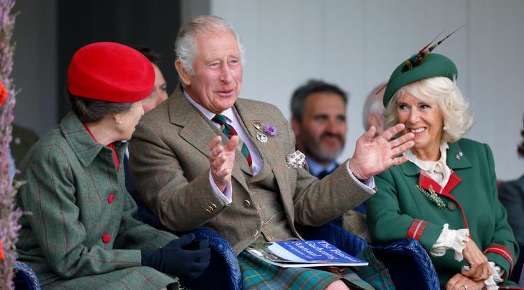 Károly király szereti a humort Fotó: Getty Images