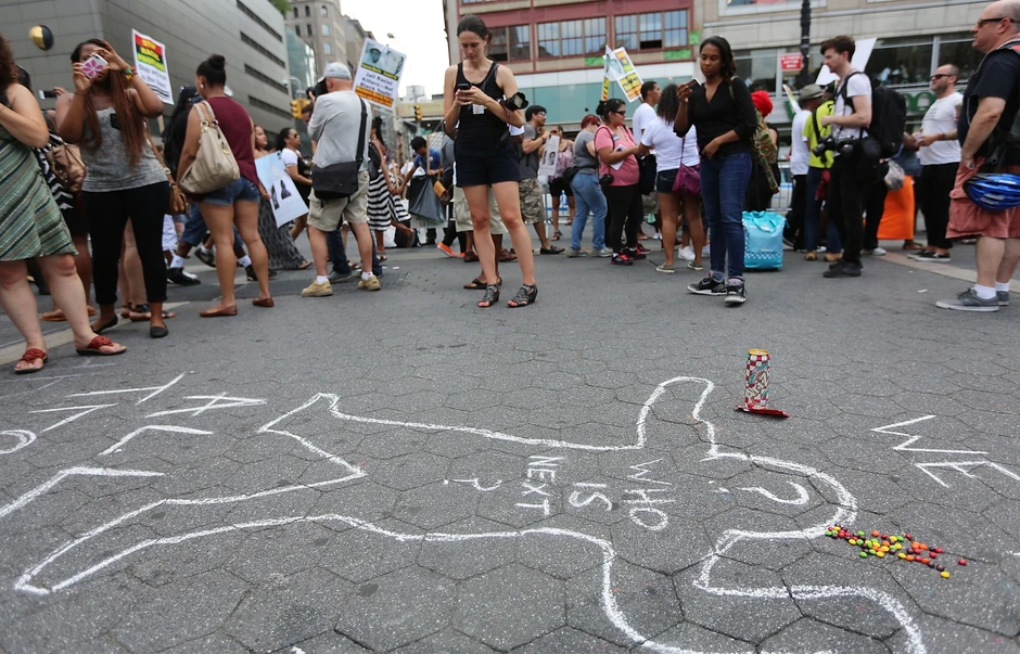 Njujorčani odaju poštu Trejvonu Martinu nakon današnje presude