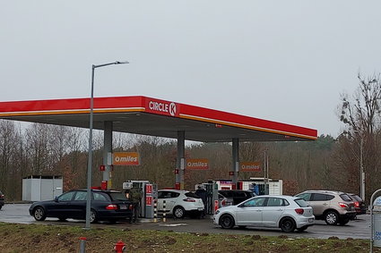 Ceny paliw coraz wyższe, a Polacy... tankują coraz więcej