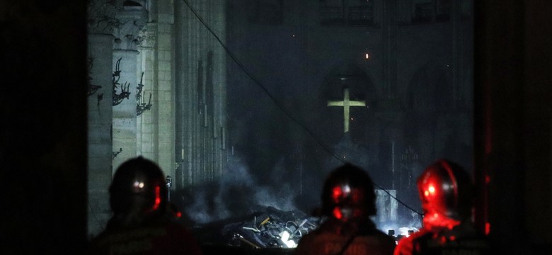 Francuskie media: pożar Notre Dame historyczną tragedią dla kraju i ludzkości