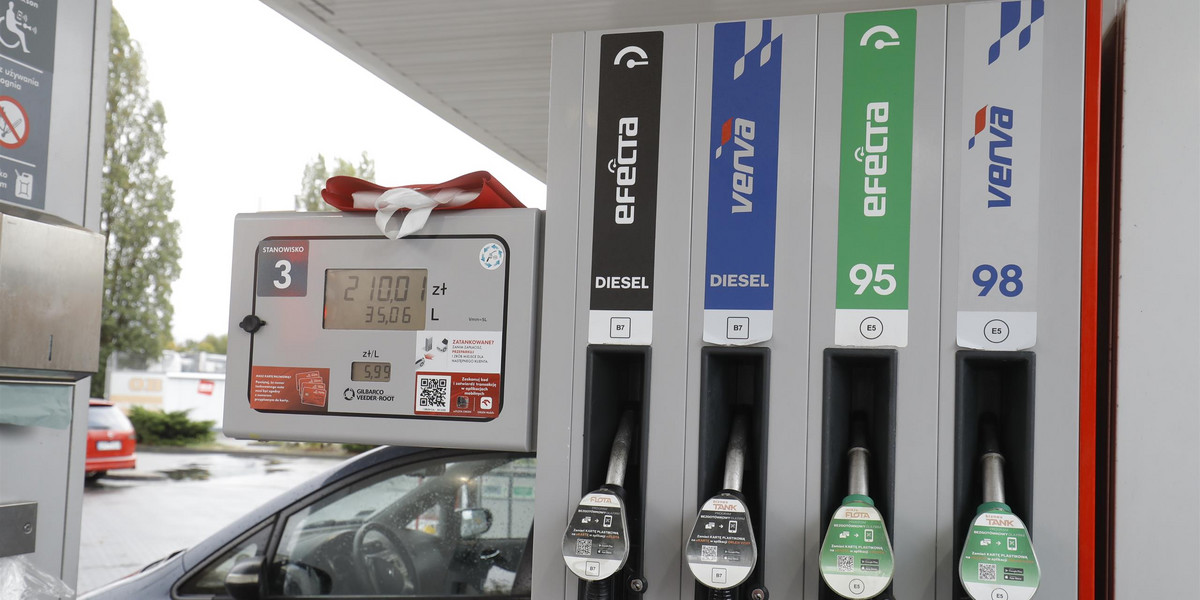 Ceny paliw na naszych stacjach już zaczęły rosnąć. Za ile będziemy tankować we Wszystkich Świętych?