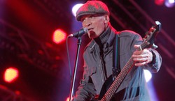 Po 40 latach schodzi ze sceny. Rusza w pożegnalną trasę