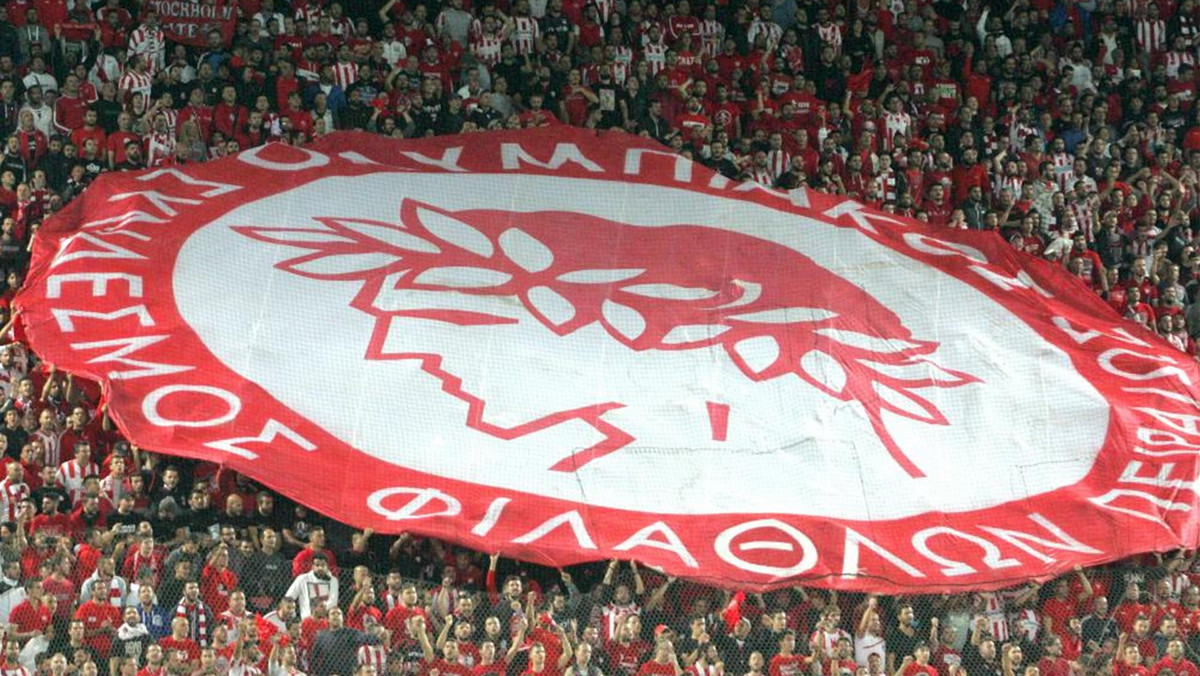 Mistrz Grecji Olympiakos Pireus ze względu na katastrofalną sytuację ekonomiczną w kraju zamierza nawet o 50 proc. obniżyć ceny karnetów na najbliższy sezon.