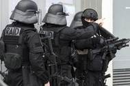 Francja policja Raid