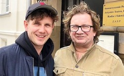 Antek Królikowski pochwalił się stylową pamiątką po tacie