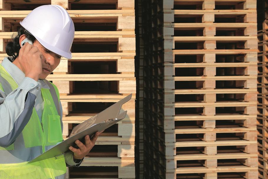 Drewniane palety to kluczowy element opakowań powszechnie stosowanych w globalnej logistyce