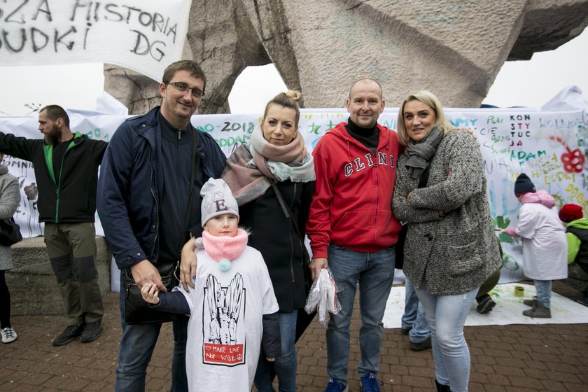 Dąbrowa Górnicza. Obrona pomnika Bohaterów Czerwonych Sztandarów