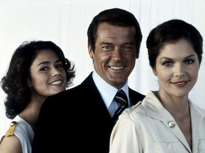Bond devojke, evolucija