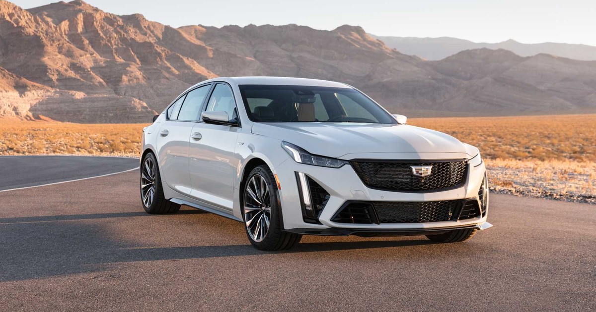 Cadillac CT5V Blackwing - 668 KM, silnik 6,2 l, ręczna skrzynia i
