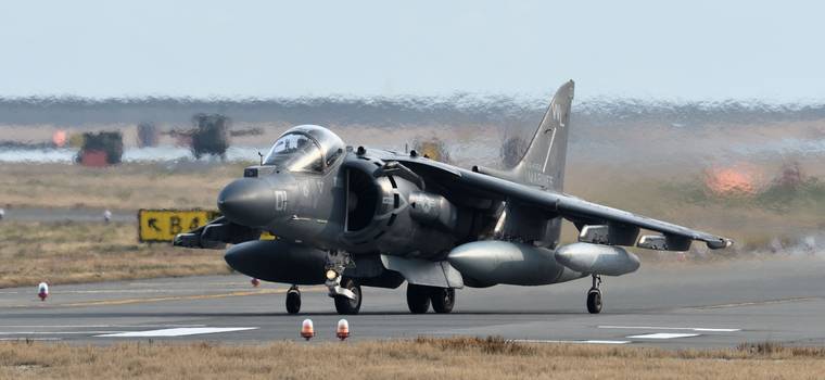 AV-8B Harrier II - myśliwiec o zaletach samolotu i helikoptera