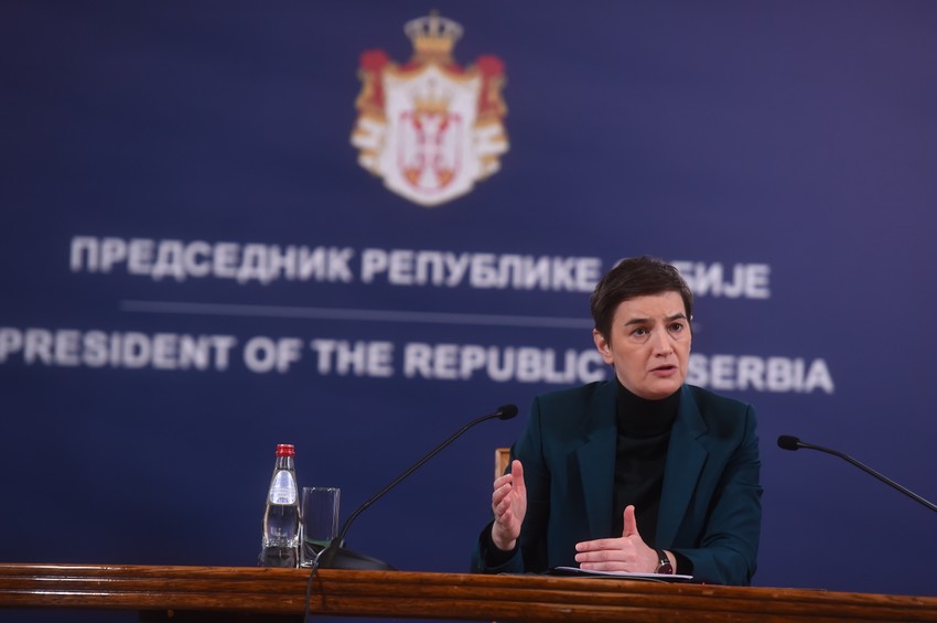 Nije lako da Ana Brnabić ostane premijerka, kaže Vučić