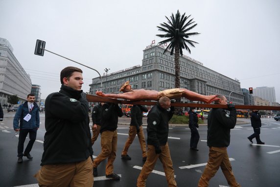 Narodowy Marsz Różańcowy w Warszawie