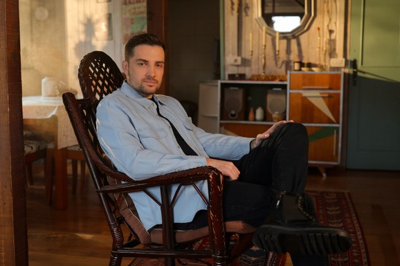 OBJAVLJENA PESMA KOJU SU BALAŠEVIĆI GODINAMA ČUVALI Mirza Selimović na dan beogradskog koncerta iznenadio publiku