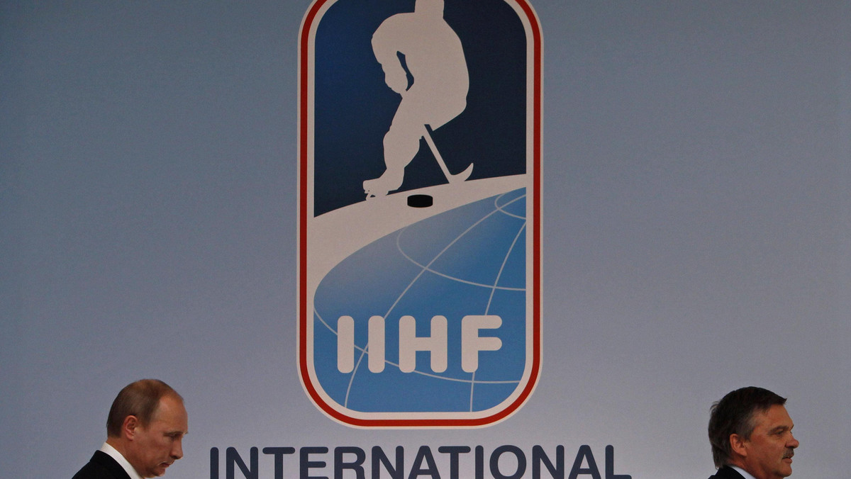 Sport nie może być wykorzystywany w celach politycznych - powiedział w piątek szef Międzynarodowej Federacji Hokeja na Lodzie (IIHF) Rene Fasel. Wykluczył odebranie Białorusi organizacji hokejowych mistrzostw świata w 2014 r., o co w marcu apelował PE.