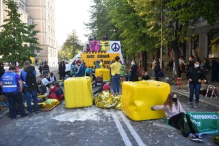 Aktywiści Greenpeace zablokowali gmach Ministerstwa Aktywów Państwowych