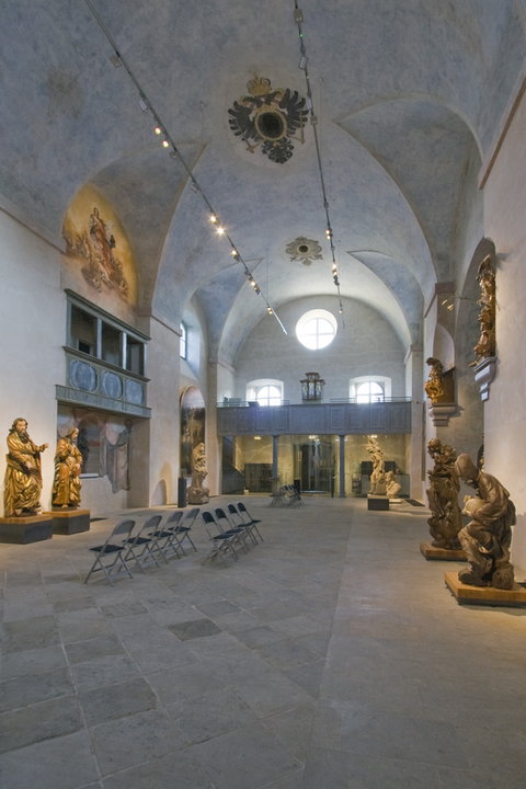 Chrudim Kościół św Józefa, muzeum rzeźb barokowych